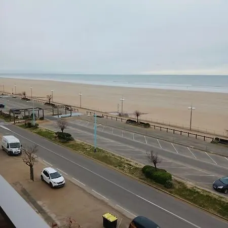Jean De Mont, Superbe Balcon Face Διαμέρισμα