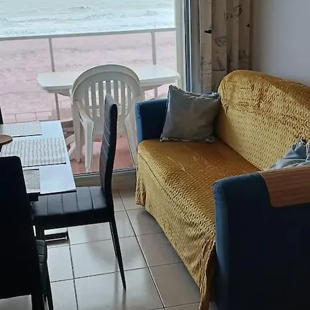 Jean De Mont, Superbe Balcon Face