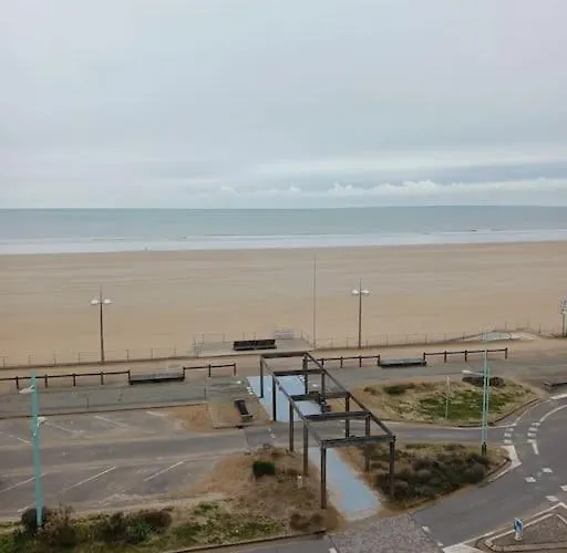 Jean De Mont, Superbe Balcon Face