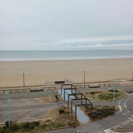 Jean De Mont, Superbe Balcon Face